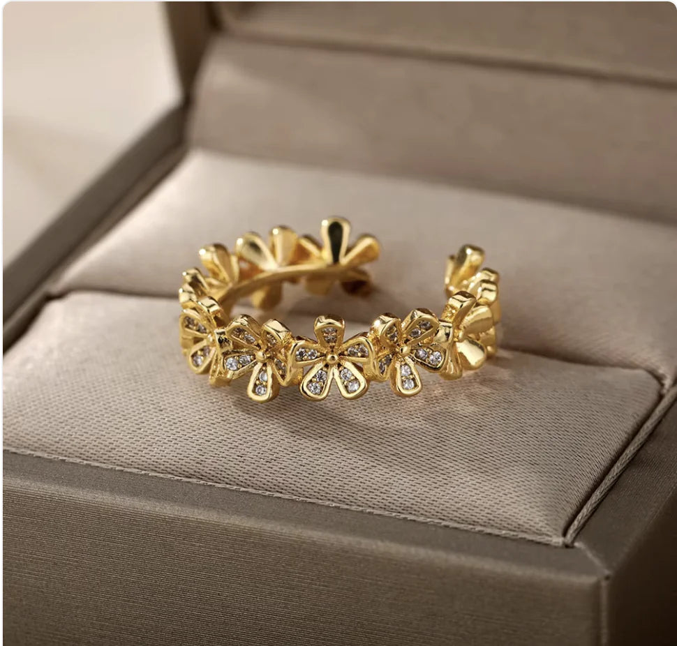 Copper Flower Zircon Diamond Ring