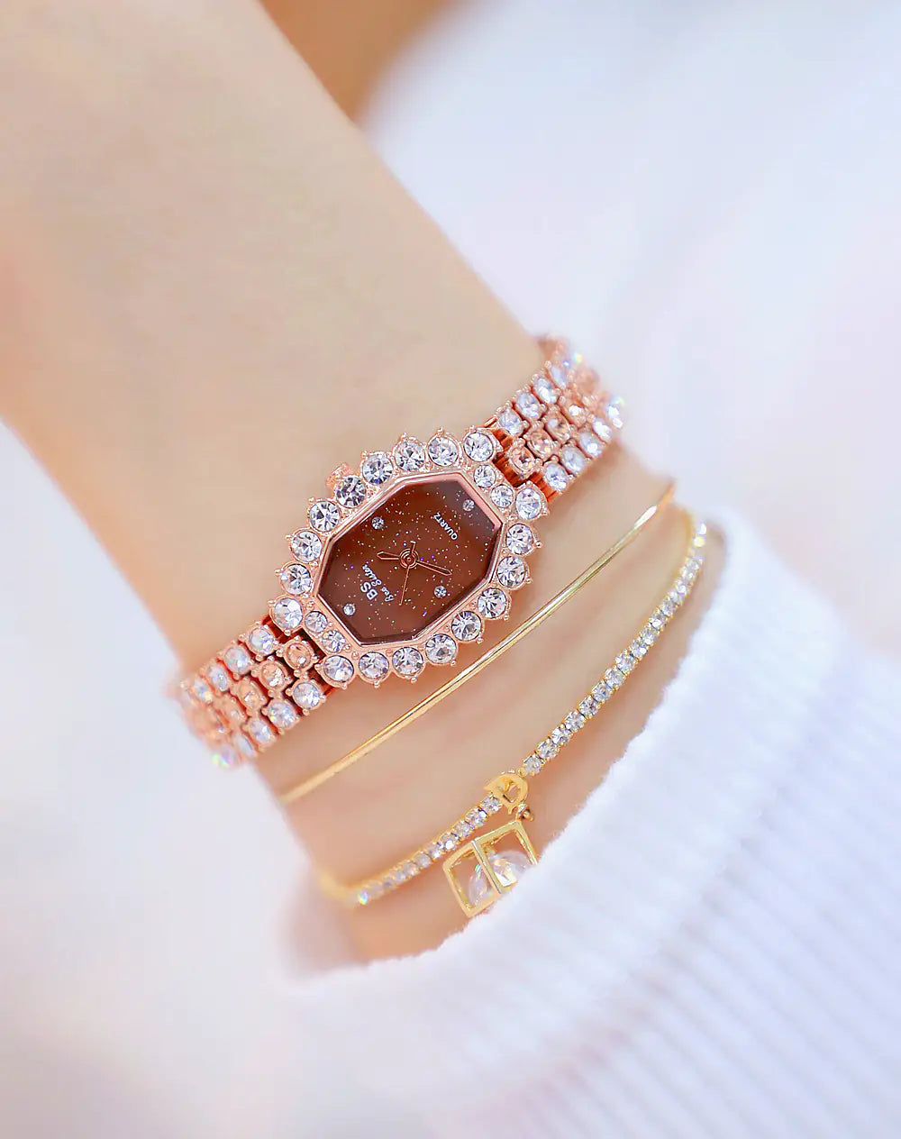 Luxury Quartz Women's Watch with Diamond Steel Band