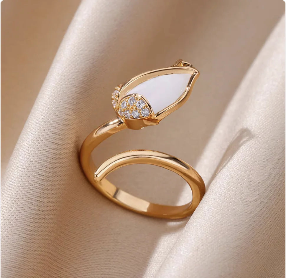 Copper Flower Zircon Diamond Ring