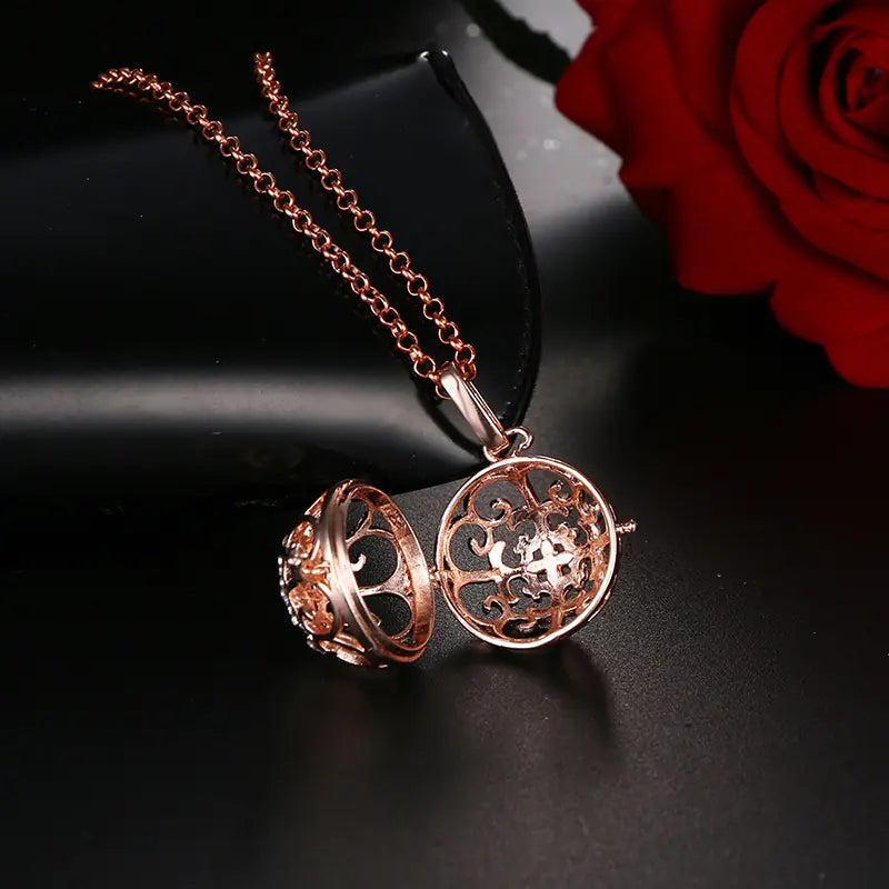 Floral Pendant Cutout Necklace