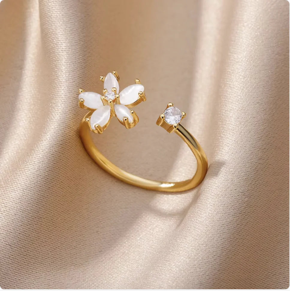 Copper Flower Zircon Diamond Ring