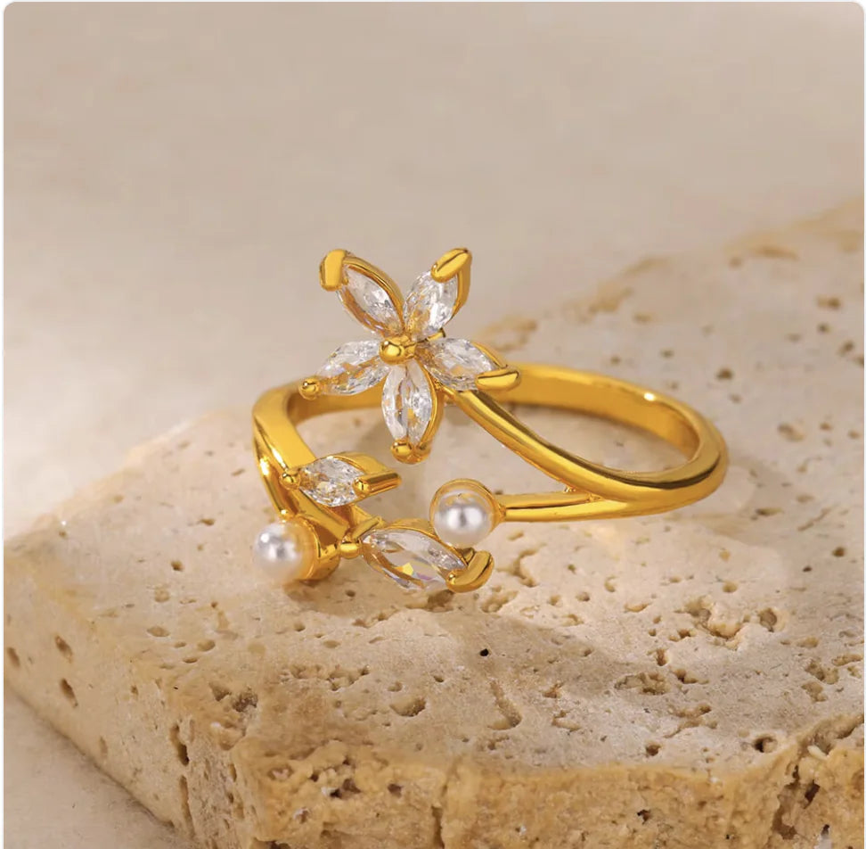 Copper Flower Zircon Diamond Ring