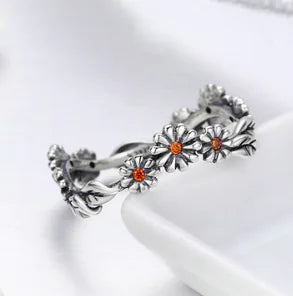 Daisy Diamond-Inlaid Ring