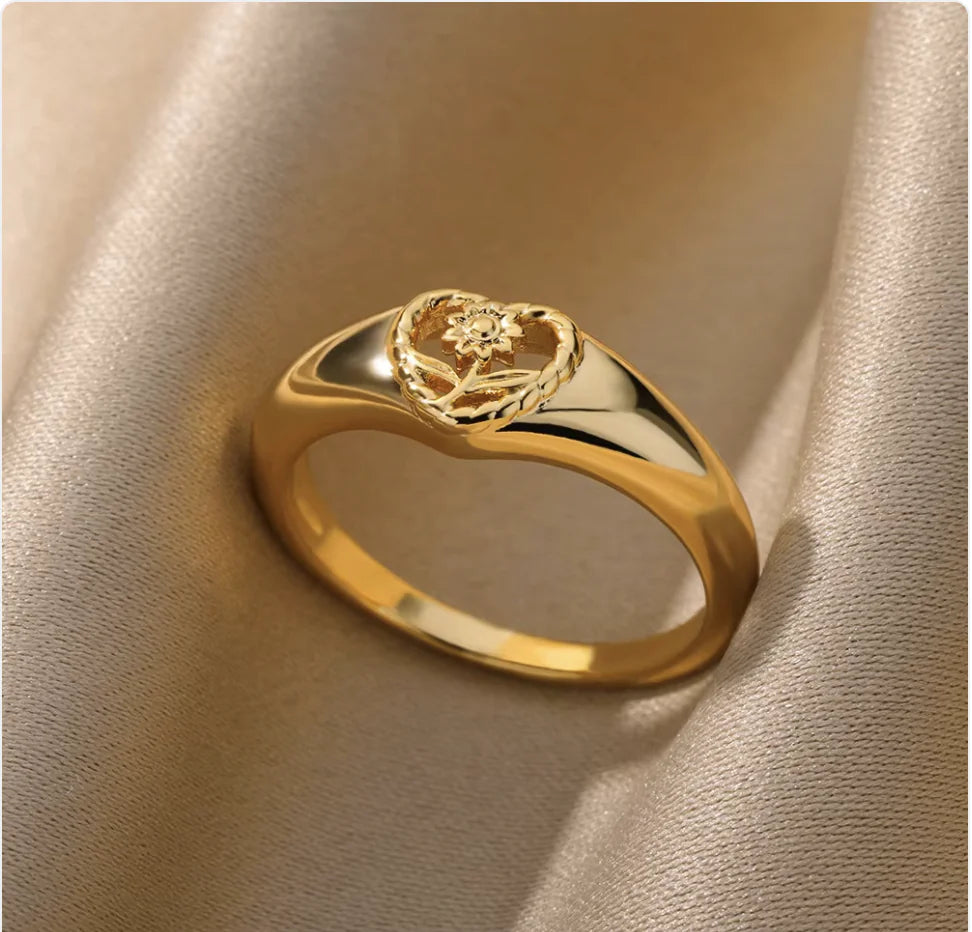 Copper Flower Zircon Diamond Ring