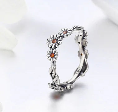 Daisy Diamond-Inlaid Ring