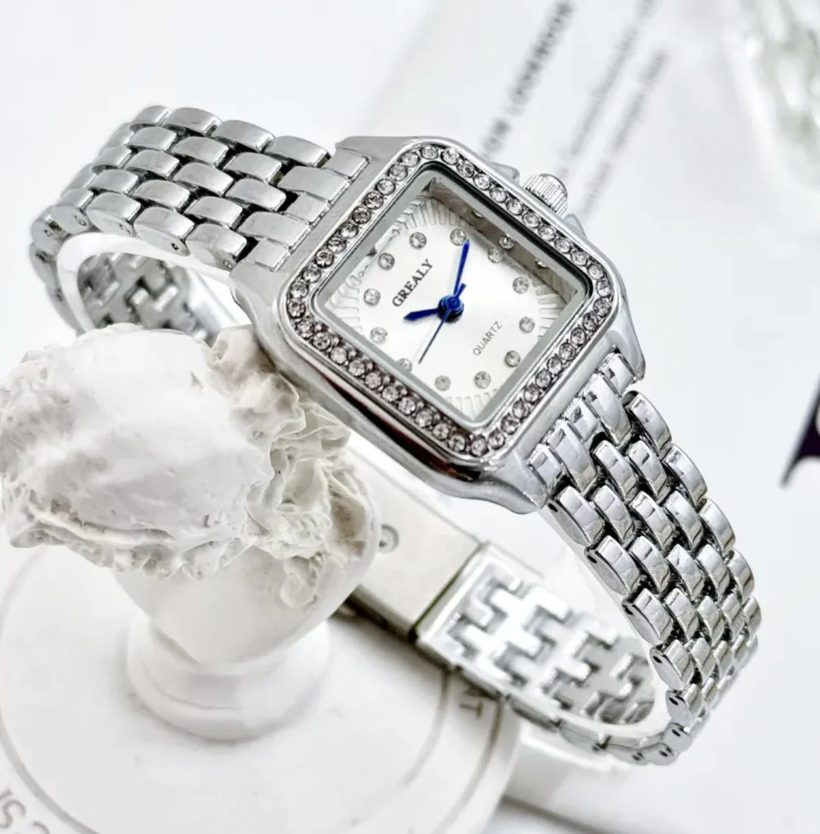 Retro Waterproof Diamond Watch